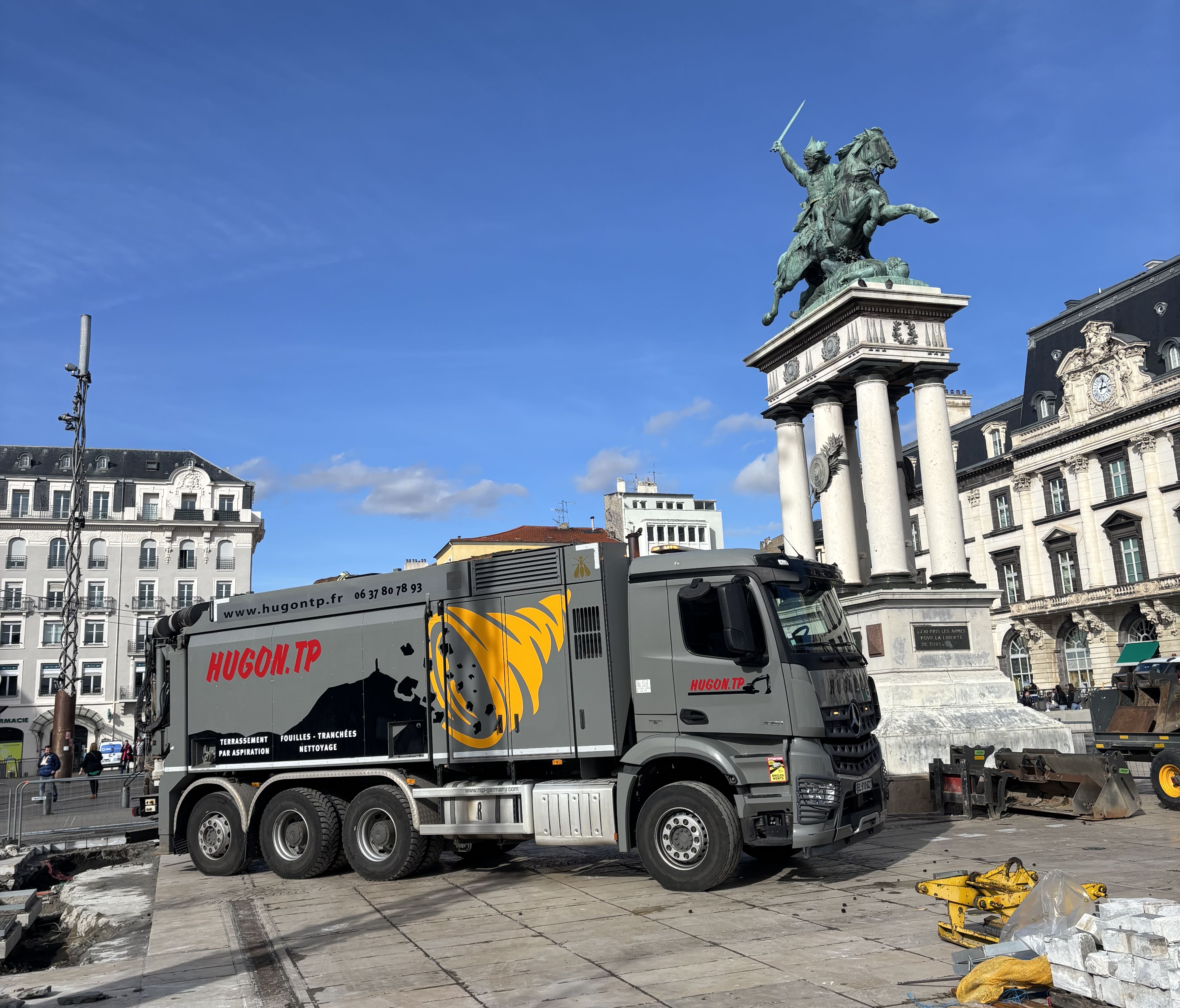 Chantier d'aspiration place de Jaude